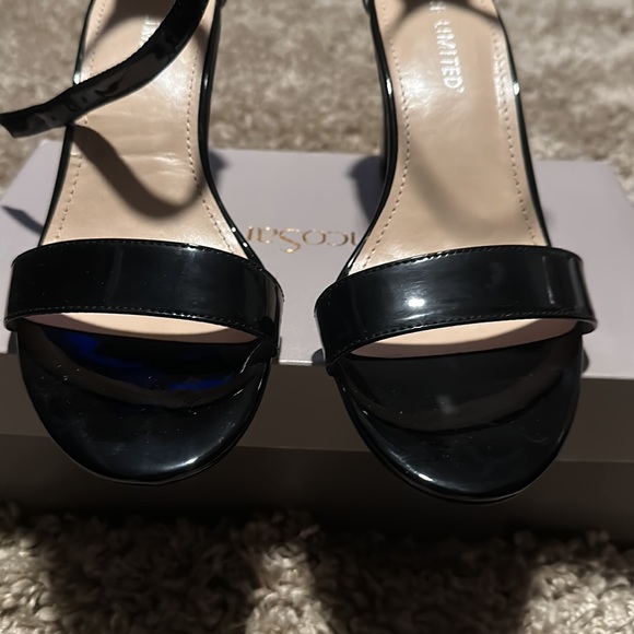 The Limited Patent Leather Sandals - Picture 3 of 9